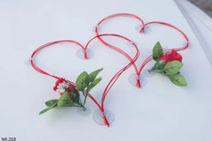 Dekoracja ślubna na samochód – Czerwone róże rattanowe serca kokardki