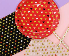 Talerzyki papierowe XOXO – czerwone z nadrukiem serc | 18 cm 6 szt