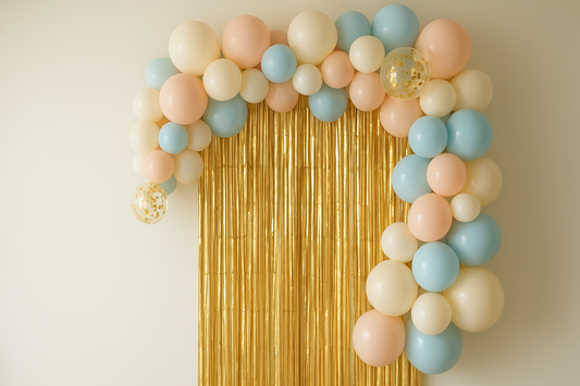 Baby shower dekoracje – przewodnik zakupowy: co kupić, ile sztuk i jak je rozmieścić (lista i gotowe zestawy)
