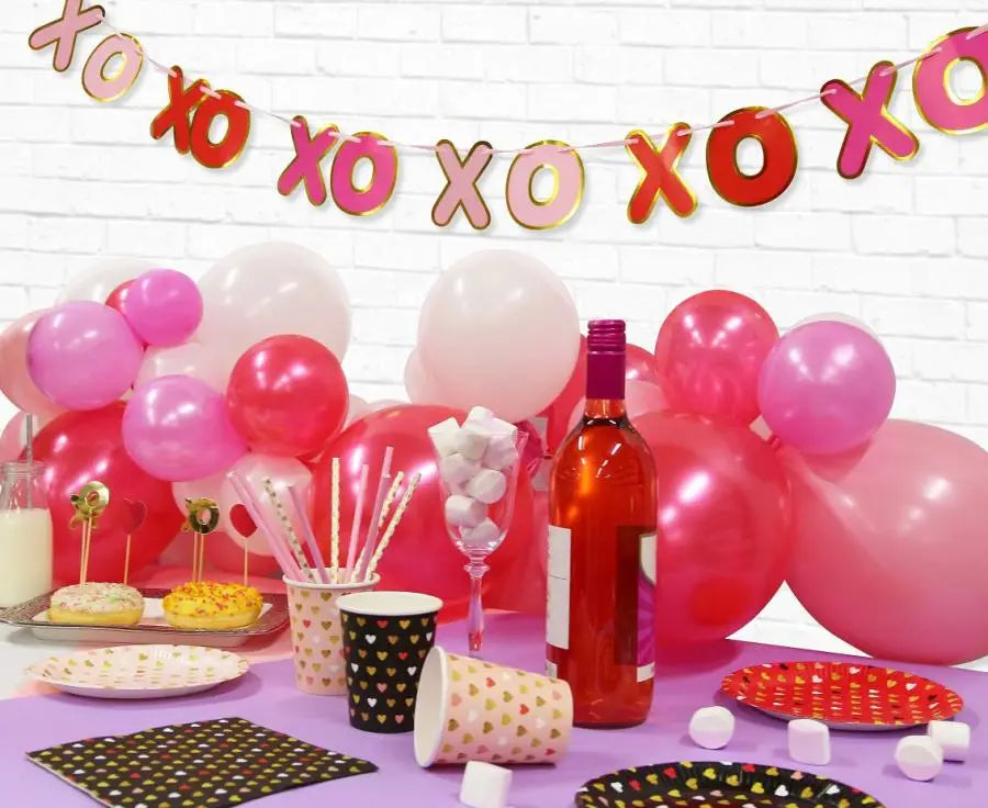 Girlanda papierowa XOXO z złotym konturem – 200 cm