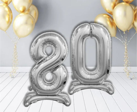 Balon foliowy stojący cyfra 8 srebrny – 74 cm Beauty&Charm