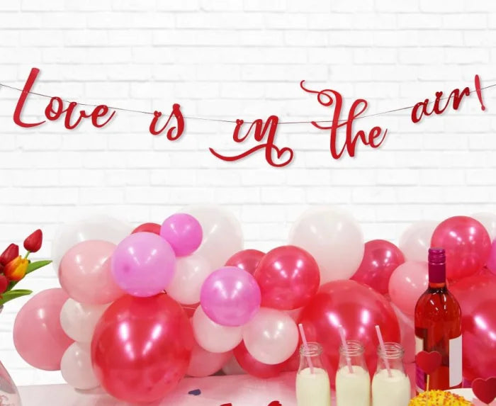 Girlanda papierowa „Love is in the Air” – czerwona | 200 cm - Party Decorations