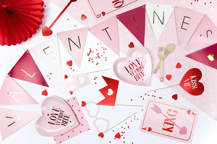 Girlanda „Valentines” – kolorowe flagietki z napisem | ok. 2,1 m - Party Decorations