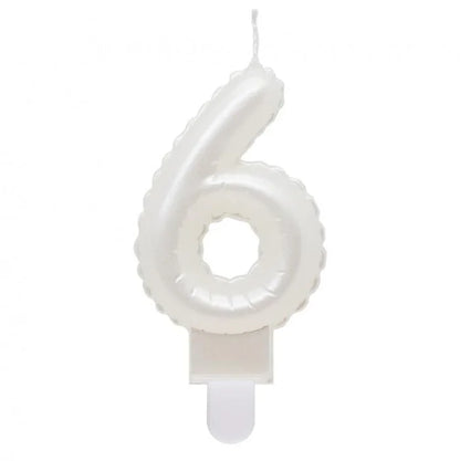 Świeczka Cyfra 6 na podstawce, biała perłowa, Beauty & Charm